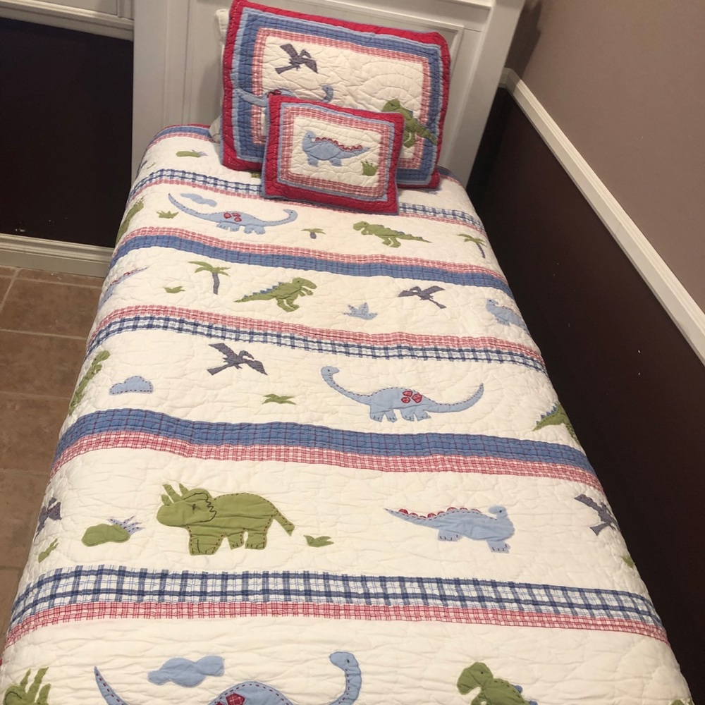 Pottery Barn twin size quilt!